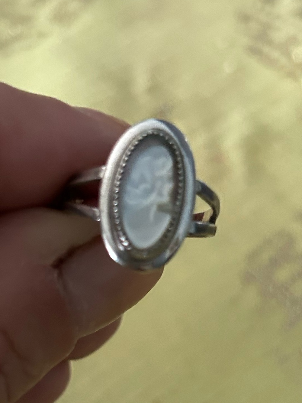Vintage Sarah Coventry Sterling Silver White Cameo Oval size 7